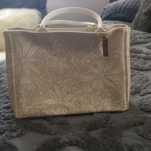 Oscar De La Renta canvas tote